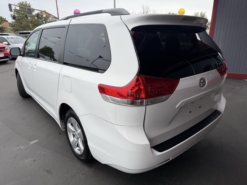 Toyota Sienna LE FWD 8-Passenger V6 2013