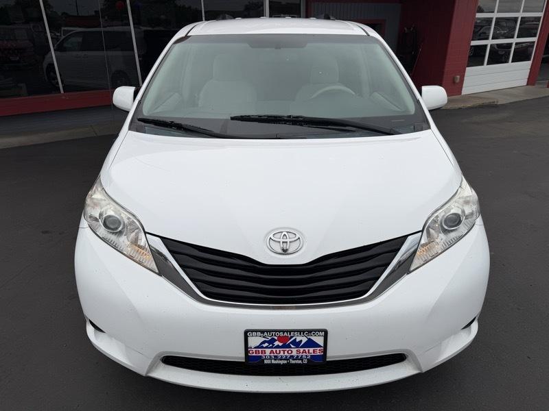 Toyota Sienna LE FWD 8-Passenger V6 2013