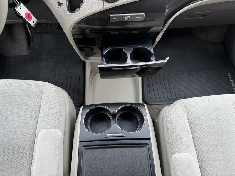 Toyota Sienna LE FWD 8-Passenger V6 2013