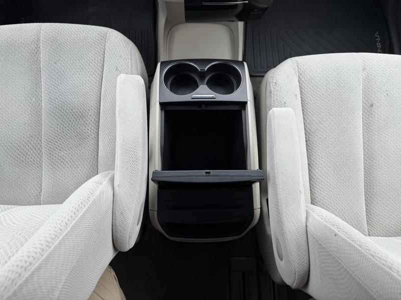 Toyota Sienna LE FWD 8-Passenger V6 2013