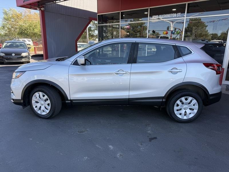 Nissan Rogue Sport S 2020