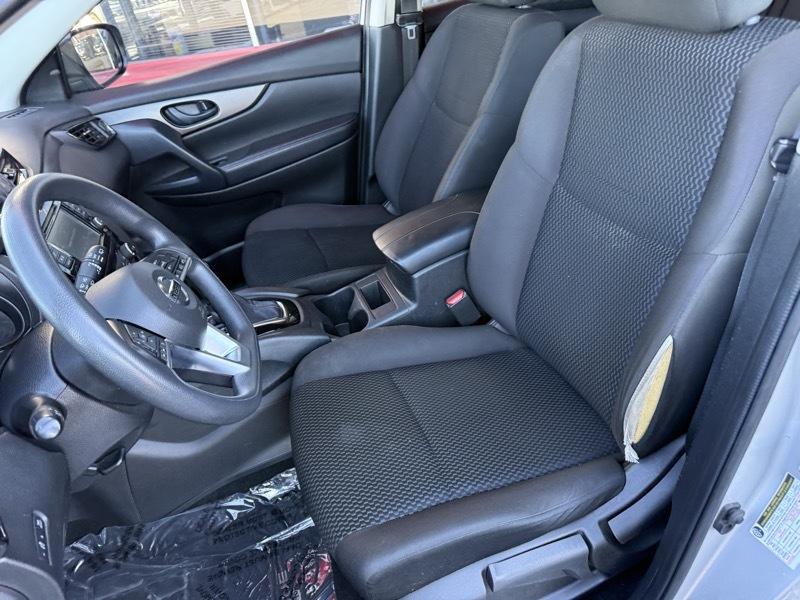 Nissan Rogue Sport S 2020