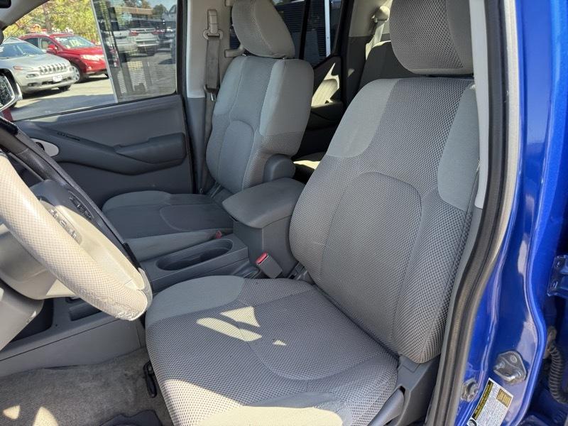 Nissan Frontier SV Crew Cab 4WD LWB 2012