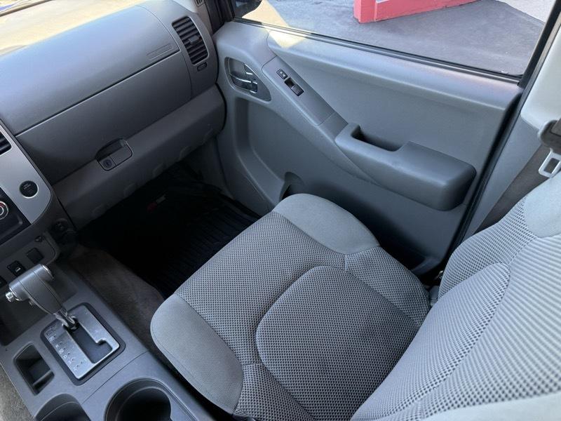 Nissan Frontier SV Crew Cab 4WD LWB 2012