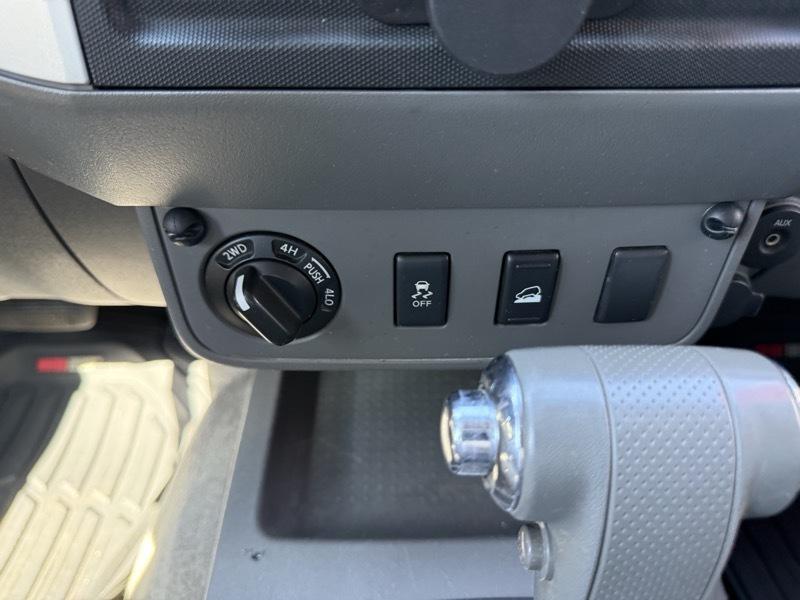 Nissan Frontier SV Crew Cab 4WD LWB 2012