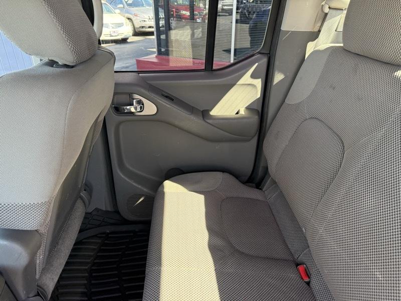 Nissan Frontier SV Crew Cab 4WD LWB 2012