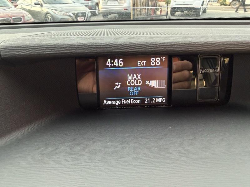 Toyota Sienna XLE 8-Pass V6 2011