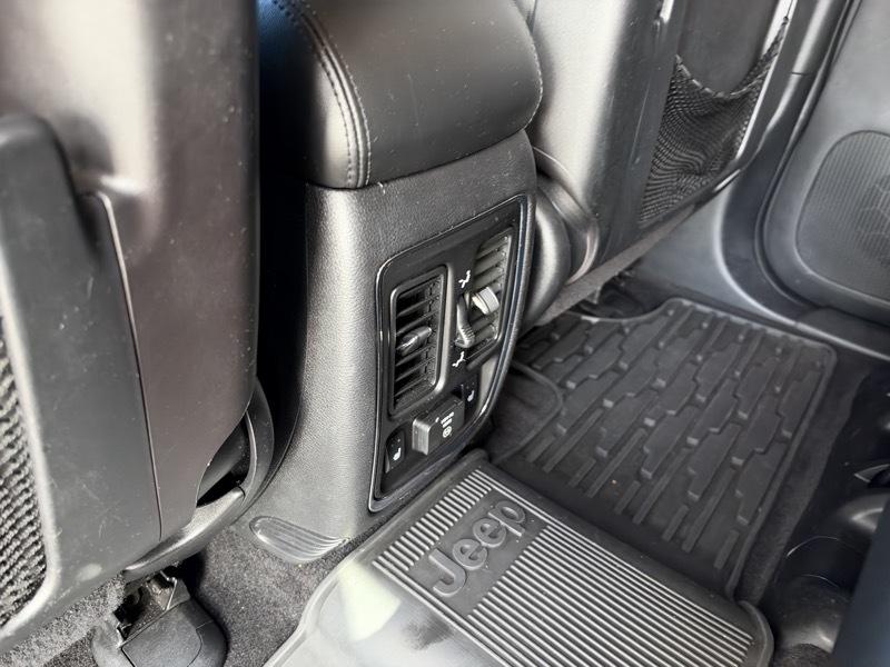Jeep Grand Cherokee Limited 4WD 2011