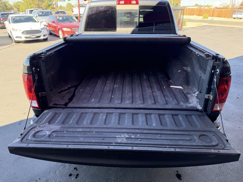 RAM 1500 SLT Crew Cab SWB 4WD 2017