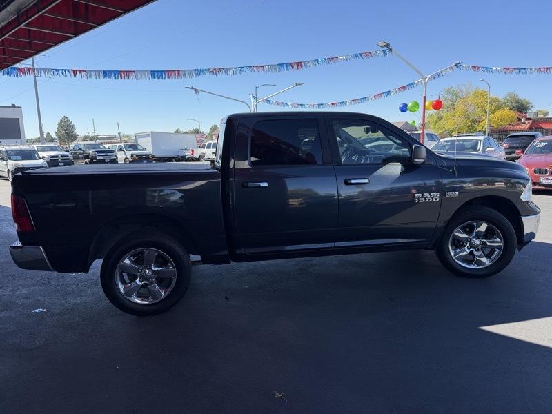 RAM 1500 SLT Crew Cab SWB 4WD 2017