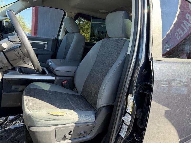 RAM 1500 SLT Crew Cab SWB 4WD 2017