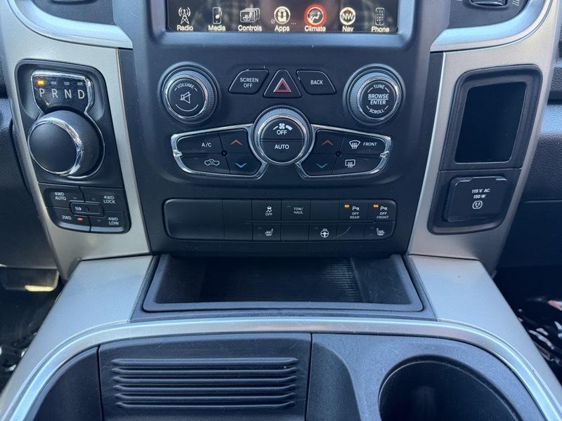 RAM 1500 SLT Crew Cab SWB 4WD 2017