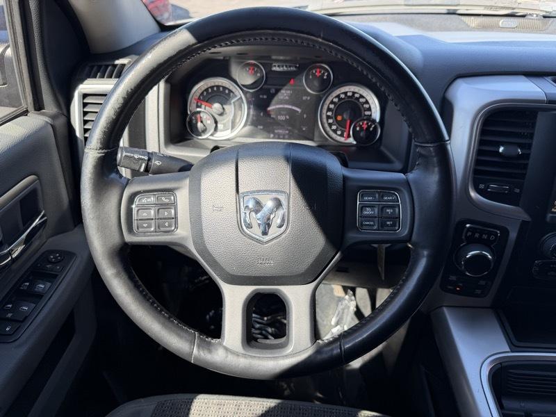 RAM 1500 SLT Crew Cab SWB 4WD 2017