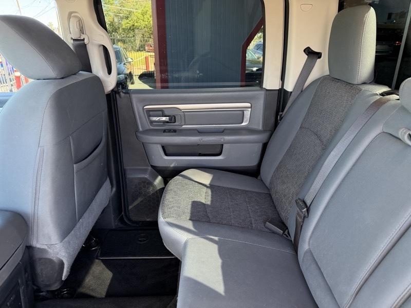 RAM 1500 SLT Crew Cab SWB 4WD 2017