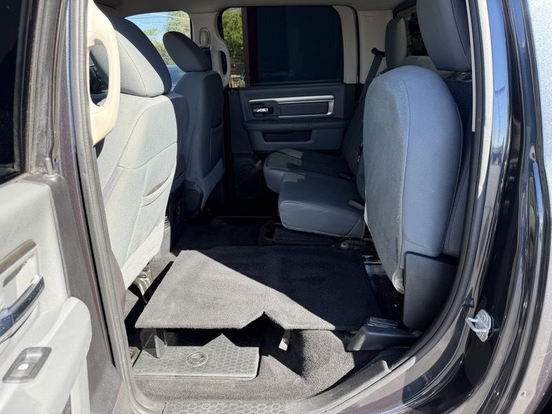 RAM 1500 SLT Crew Cab SWB 4WD 2017