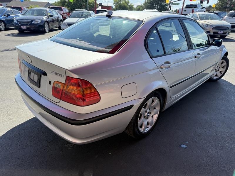 BMW 3-Series 325i Sedan 2004