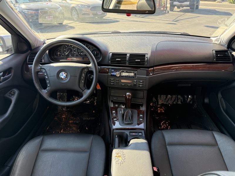 BMW 3-Series 325i Sedan 2004
