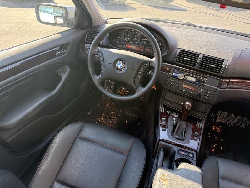 BMW 3-Series 325i Sedan 2004