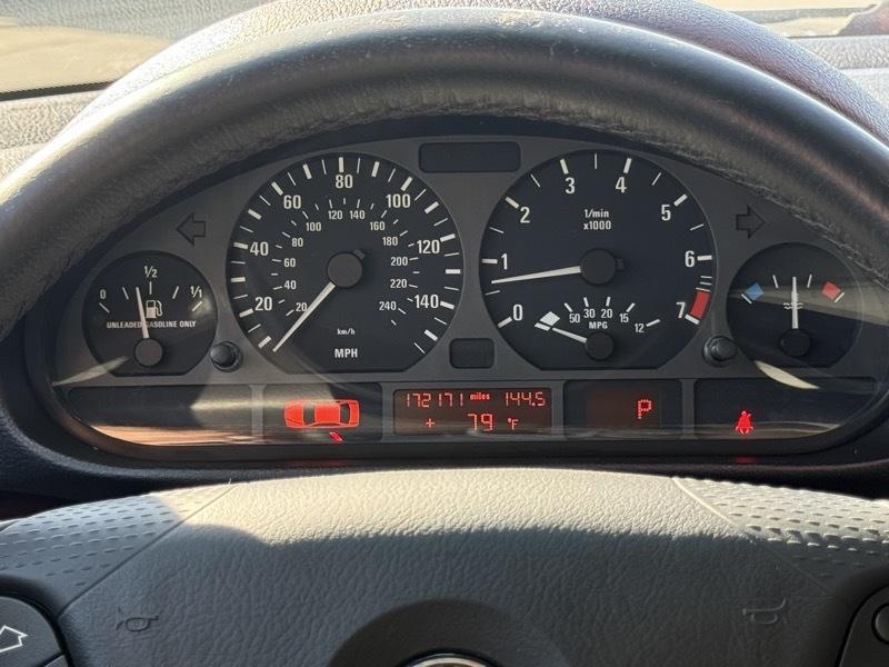 BMW 3-Series 325i Sedan 2004