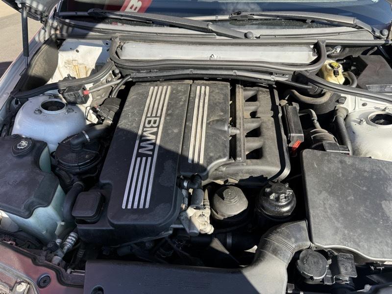 BMW 3-Series 325i Sedan 2004