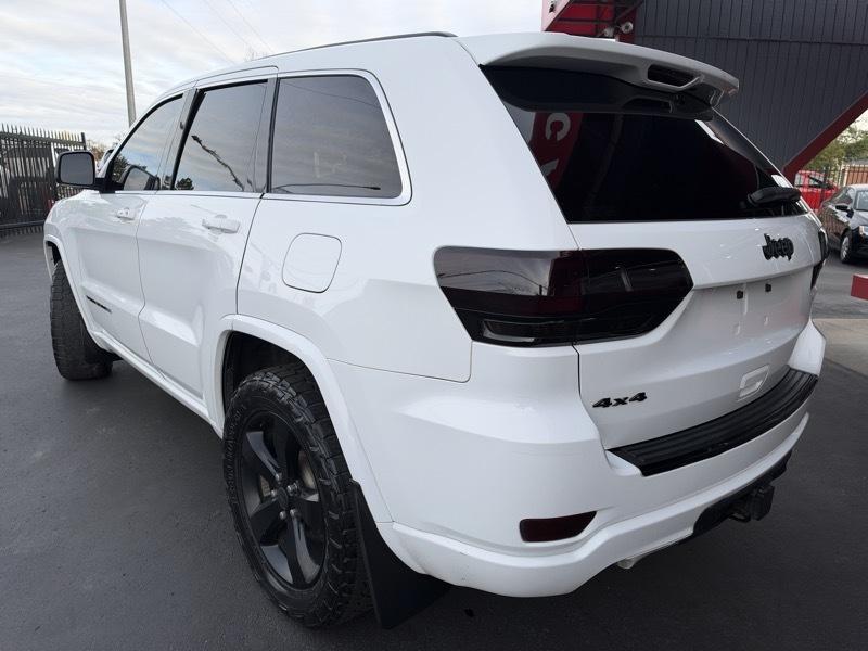 Jeep Grand Cherokee Laredo 4WD 2015