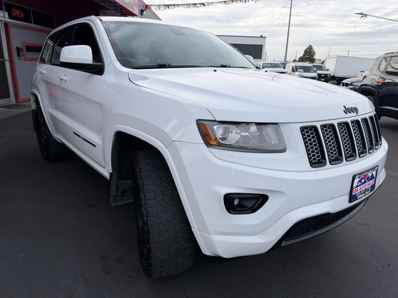 Jeep Grand Cherokee Laredo 4WD 2015