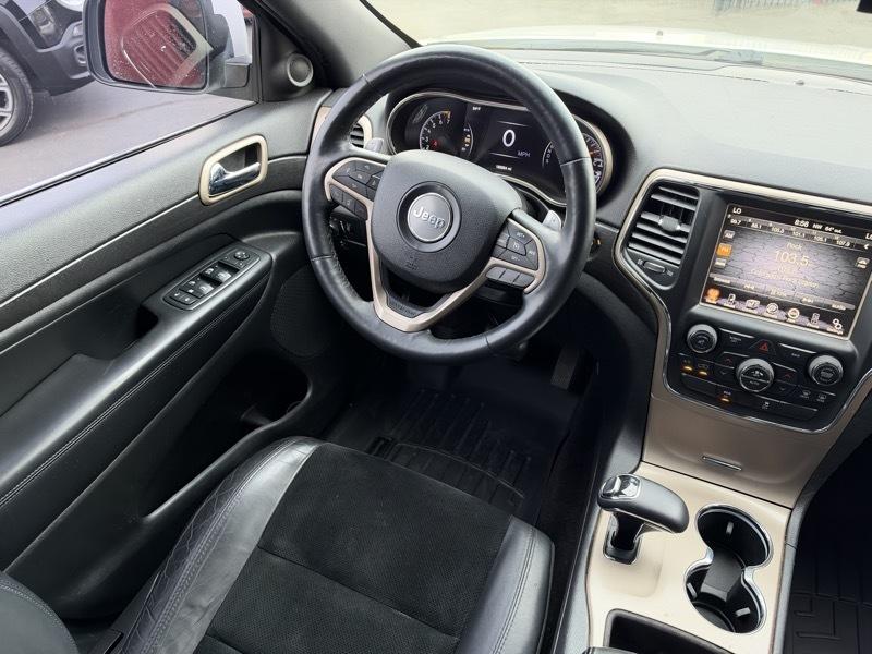 Jeep Grand Cherokee Laredo 4WD 2015
