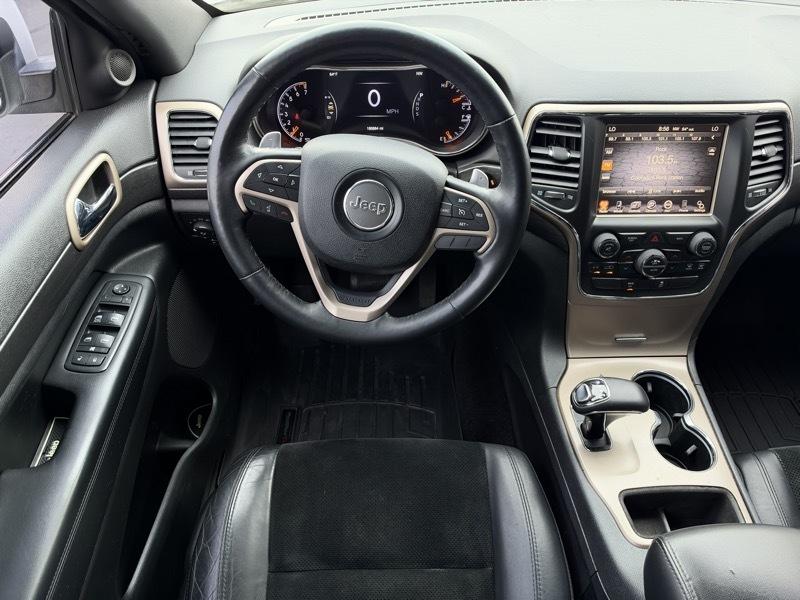 Jeep Grand Cherokee Laredo 4WD 2015