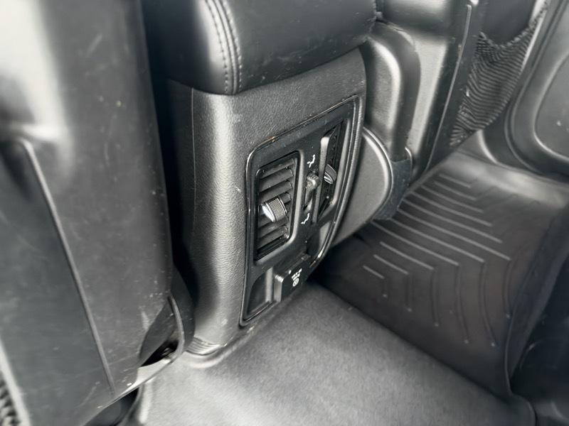 Jeep Grand Cherokee Laredo 4WD 2015