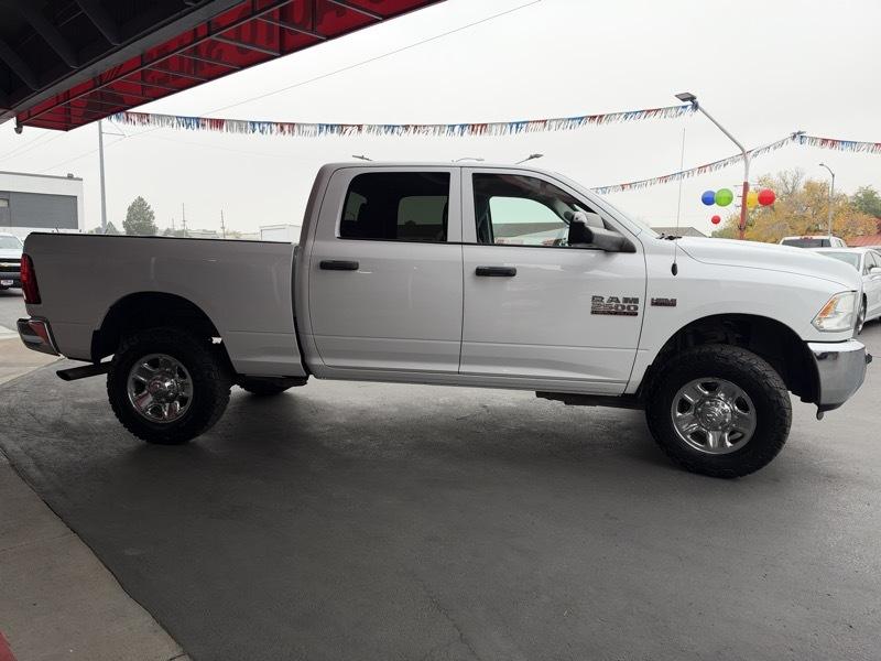 RAM 2500 Tradesman Crew Cab SWB 4WD 2017