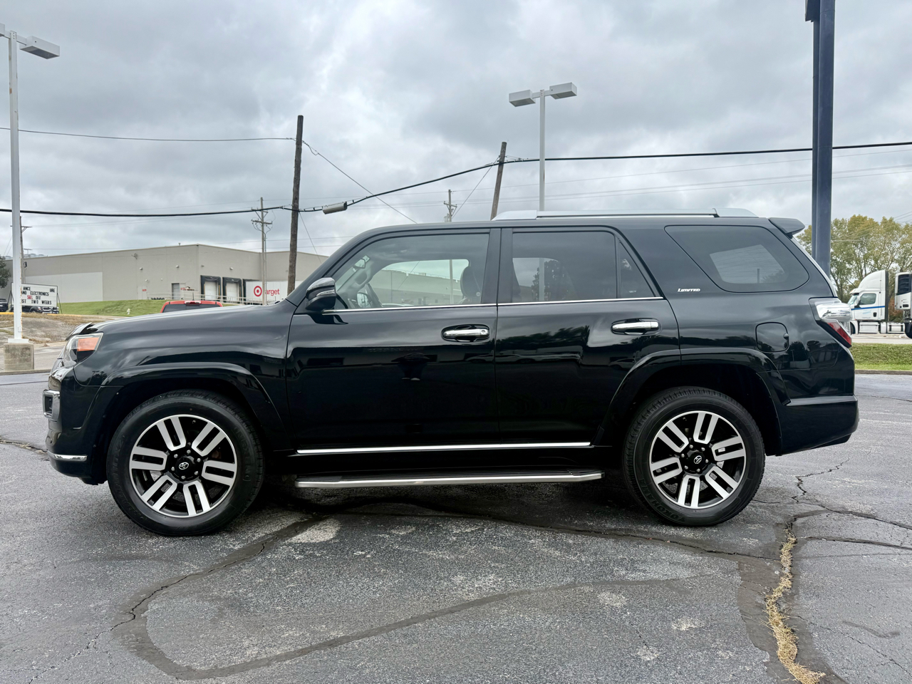 Toyota 4Runner Limited 2WD V6 2017 Toyota 4Runner Limited 2WD V6 2017