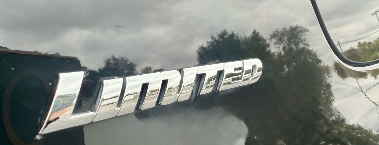 Toyota 4Runner Limited 2WD V6 2017 Toyota 4Runner Limited 2WD V6 2017