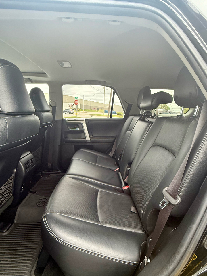 Toyota 4Runner Limited 2WD V6 2017 Toyota 4Runner Limited 2WD V6 2017