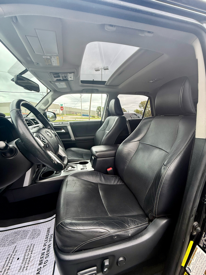 Toyota 4Runner Limited 2WD V6 2017 Toyota 4Runner Limited 2WD V6 2017