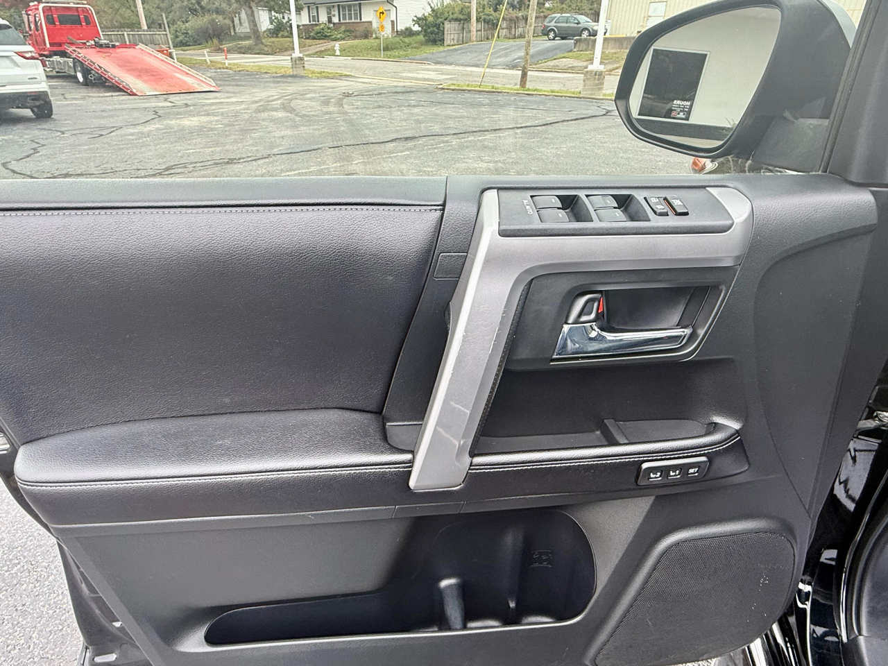 Toyota 4Runner Limited 2WD V6 2017 Toyota 4Runner Limited 2WD V6 2017