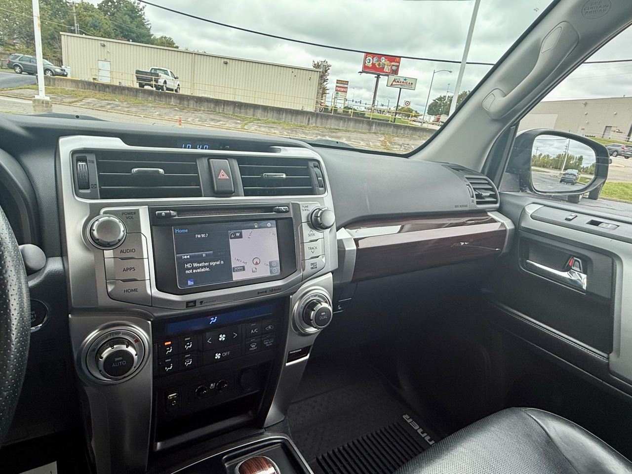 Toyota 4Runner Limited 2WD V6 2017 Toyota 4Runner Limited 2WD V6 2017