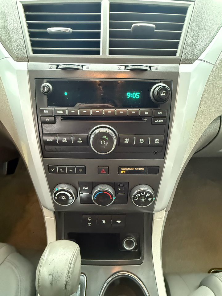 Chevrolet Traverse LT FWD 2011