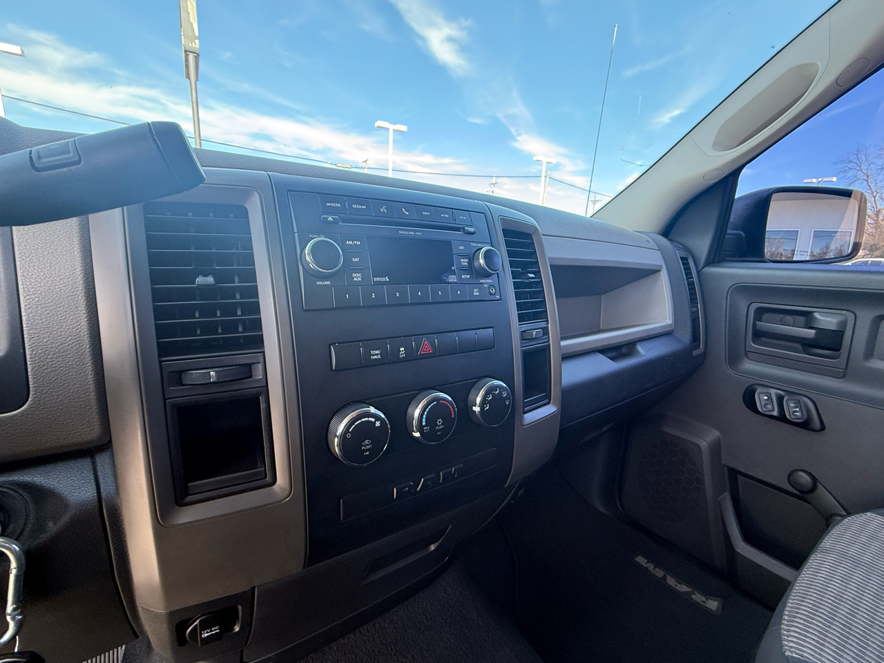 RAM 1500 SLT SWB 2WD 2011