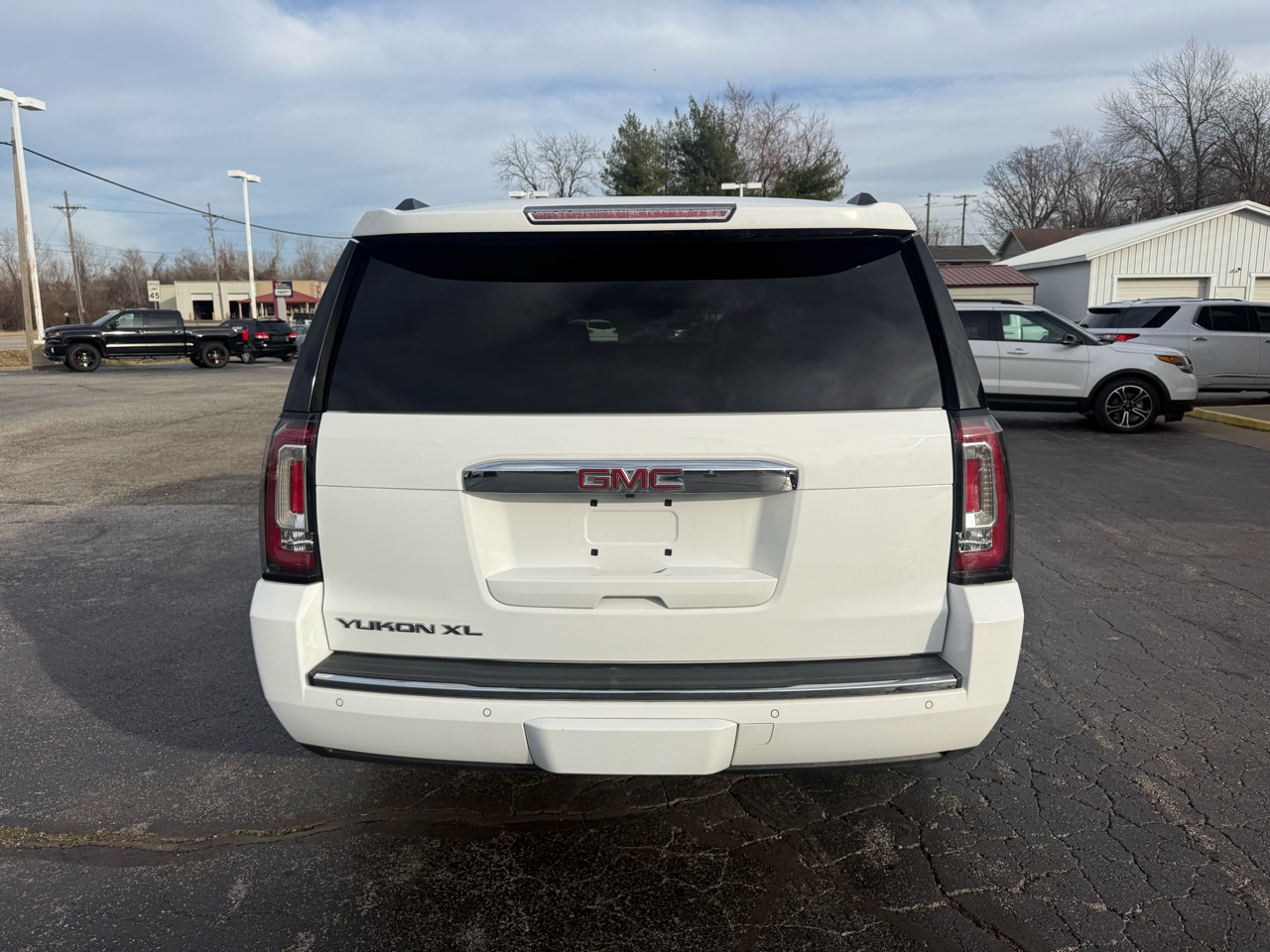 GMC Yukon XL Denali 4WD 2016
