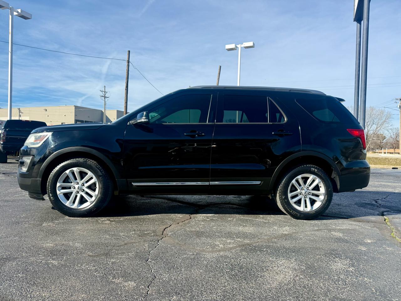 Ford Explorer XLT FWD 2016