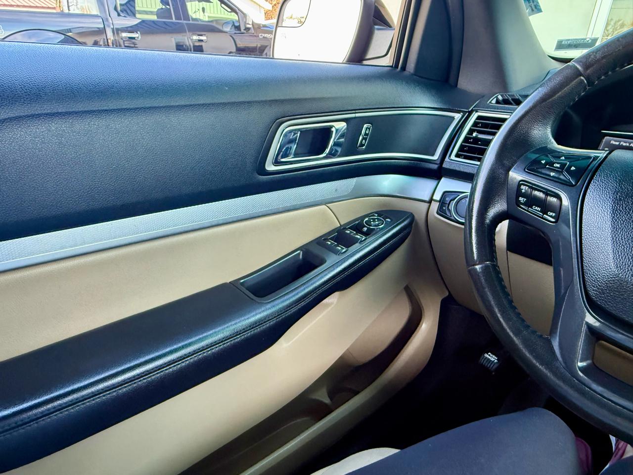 Ford Explorer XLT FWD 2016