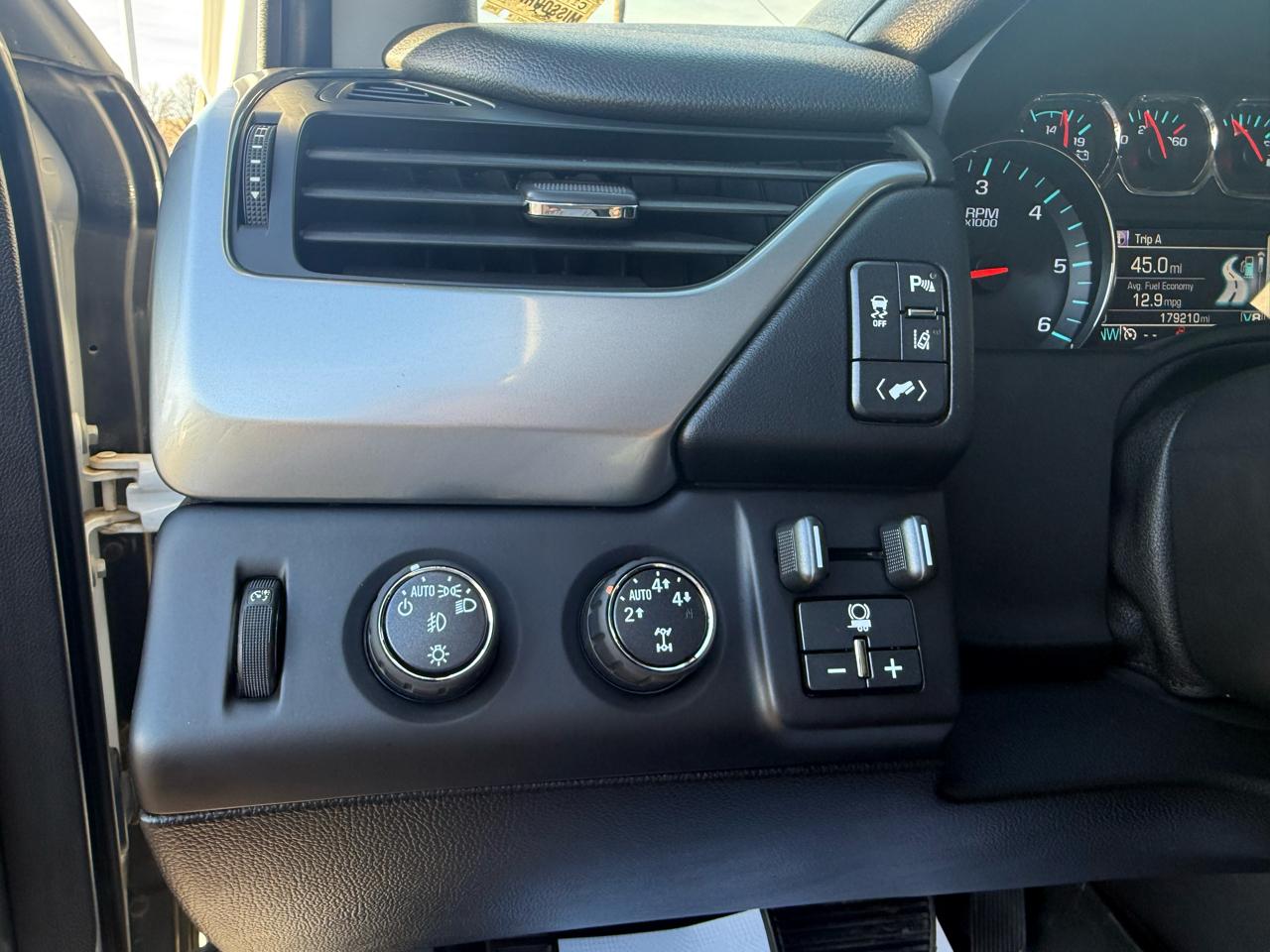 Chevrolet Tahoe LT 4WD 2015