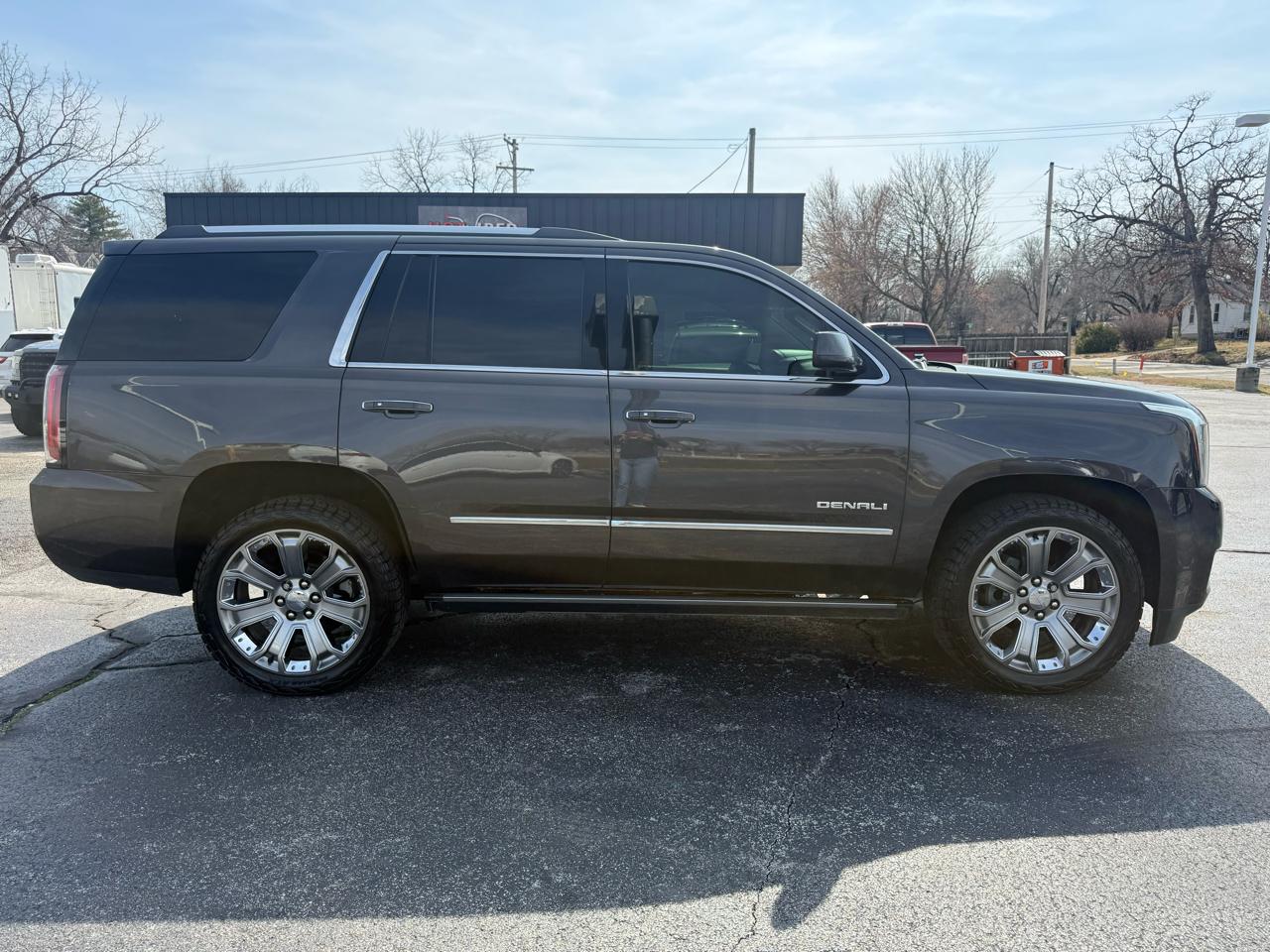 GMC Yukon Denali 4WD 2016