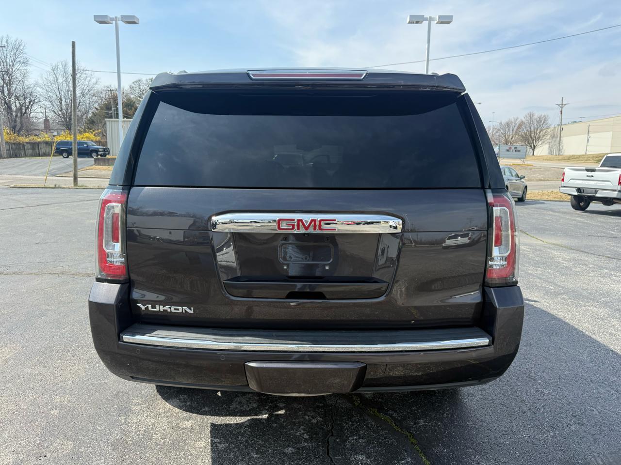 GMC Yukon Denali 4WD 2016