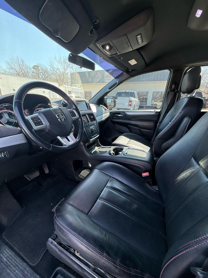 Dodge Grand Caravan R/T 2016