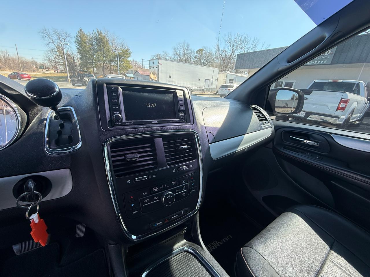 Dodge Grand Caravan R/T 2016