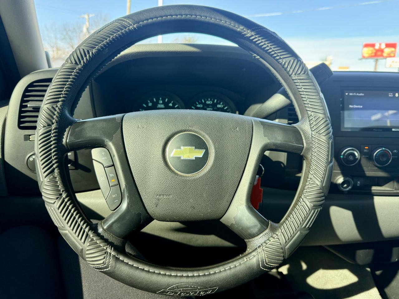 Chevrolet Silverado 1500 4WD Reg Cab 119.0" LT 2013