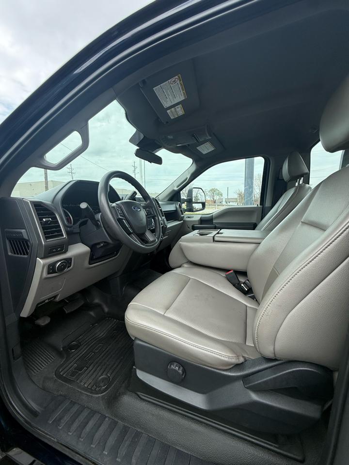 Ford F-550 Regular Cab DRW 2WD 2022