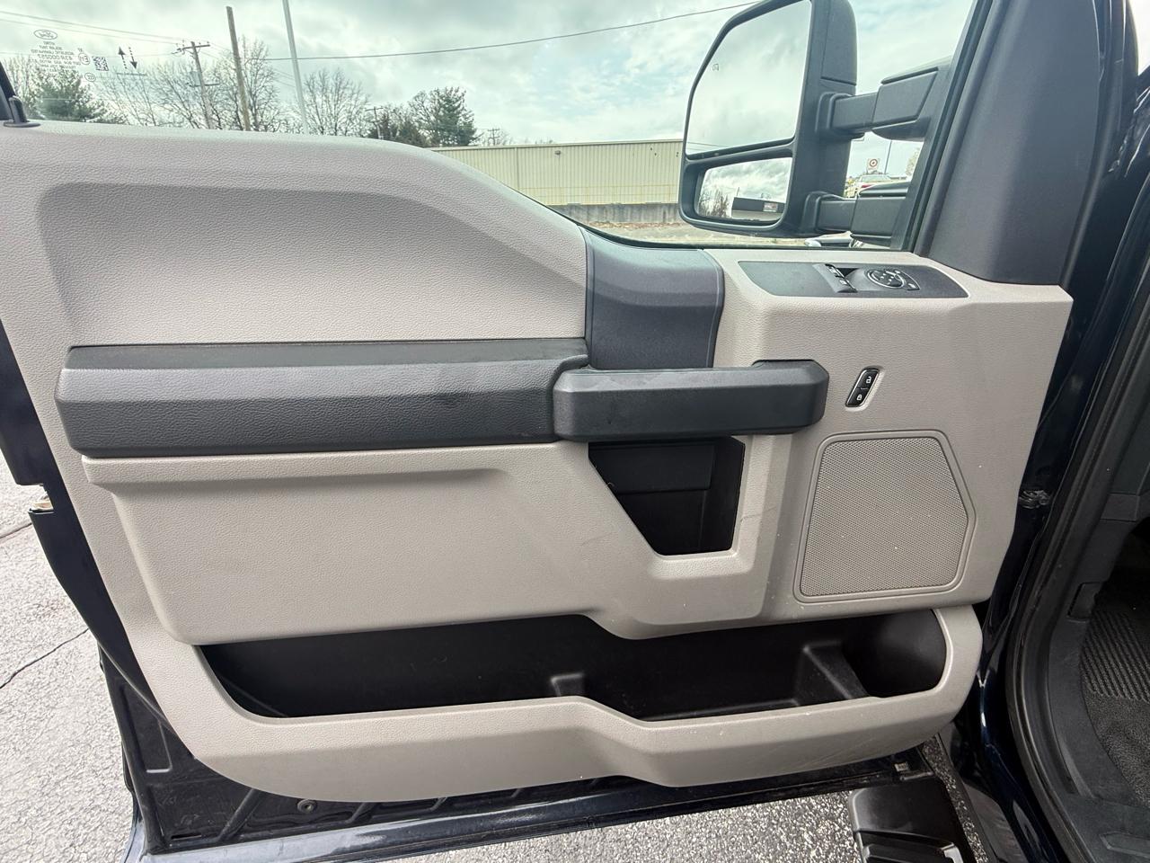 Ford F-550 Regular Cab DRW 2WD 2022