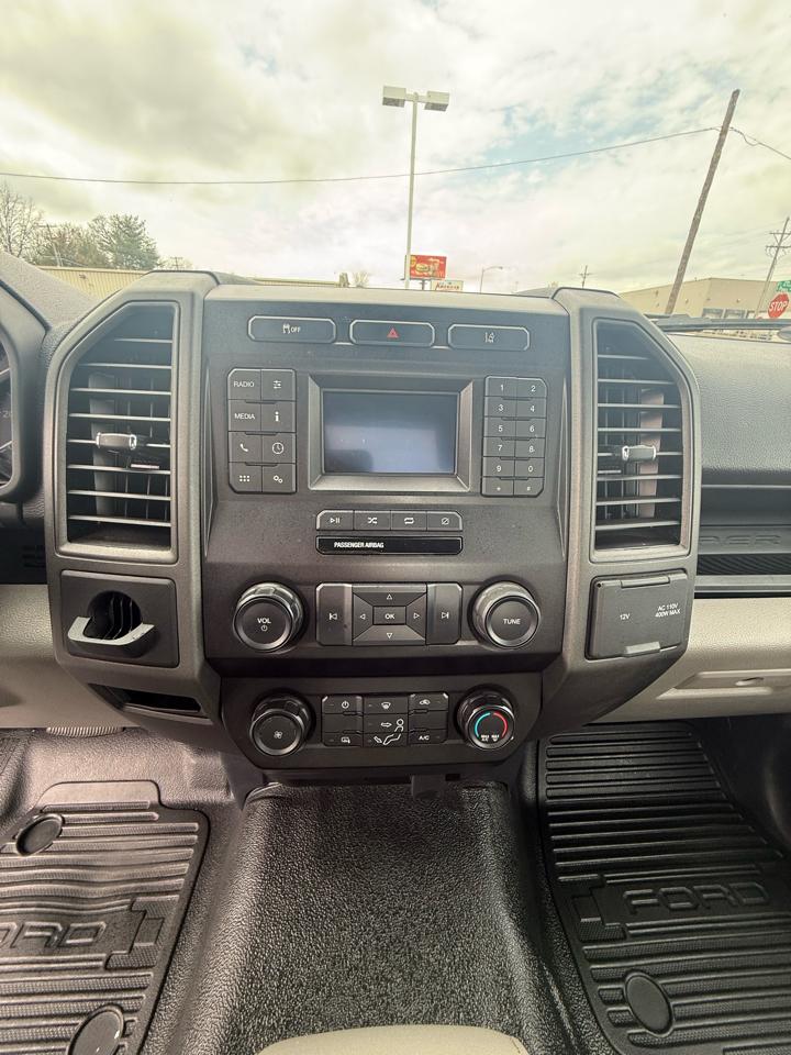 Ford F-550 Regular Cab DRW 2WD 2022